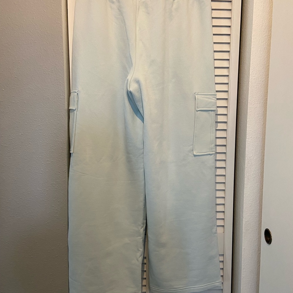 Athleta Glacier Easy Fleece Straight Cargo Pant and Easy Fleece crop. - Picture 2 of 9